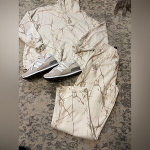 Marble sweatshirt and pants